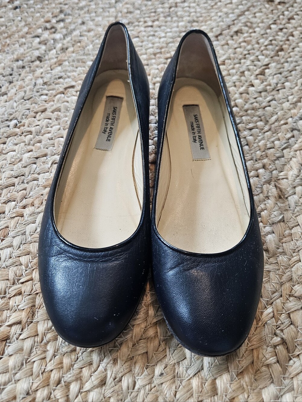 Saks Fifth Avenue Black Genuine Leather Ballet Flats sz 7.5 B